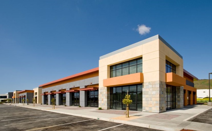 Strip mall with multiple tenants can be financed with private money